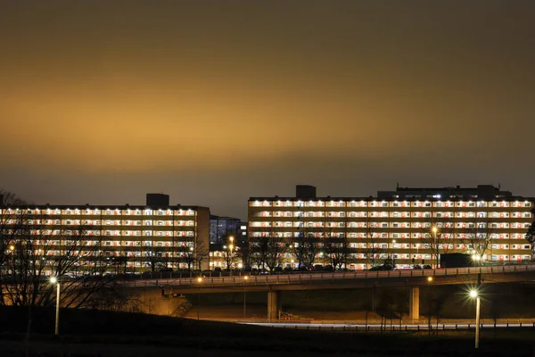 Стокгольм Швеція Вночі Будують Апартаменти Автостраду Передмісті Ринкебі — стокове фото