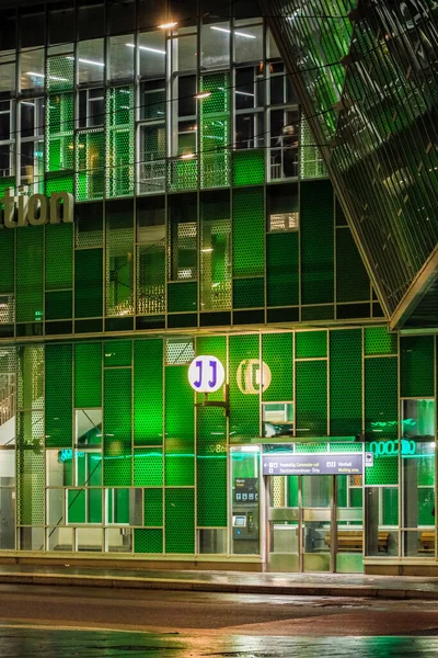 Стокгольм Швеція Люди Площі Альвсо Вночі Передмістя Транспортний Вузол Також — стокове фото