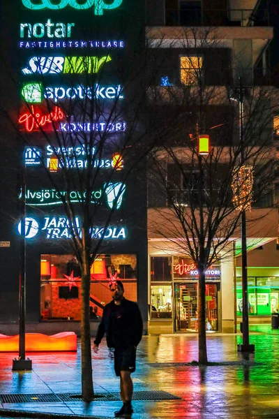 Stockholm Suède Les Gens Sur Place Alvsjo Nuit Centre Banlieue — Photo