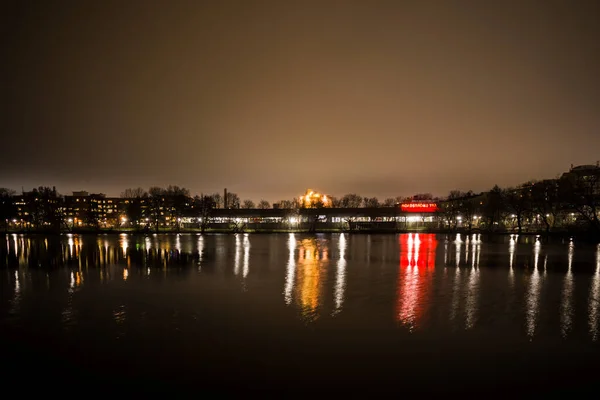 Estocolmo Suécia Uma Vista Noturna Lago Trekanten Liljeholmen — Fotografia de Stock