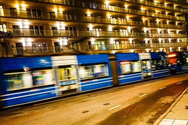 Stockholm Švédsko Tramvaj Projíždí Rezidenčním Komplexem Liljeholmen — Stock fotografie