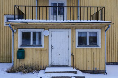 Solbacka, İsveç terk edilmiş Solbacka yatılı okulu Jan Guillou 'nun Ondskan romanı tarafından meşhur edilmiştir..