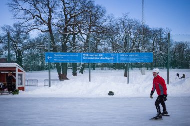Stockholm, İsveç Hafta Sonu Buz Patencileri Ostermalms IP buz pistinde.
