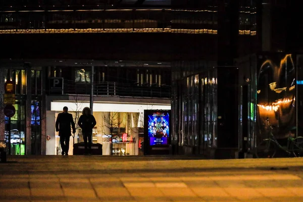 Stockholm Suède Piétons Sur Hamngatan Nuit — Photo