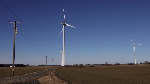 Lidkoping Svezia Turbine Eoliche Campo Aperto Cielo Blu — Video Stock