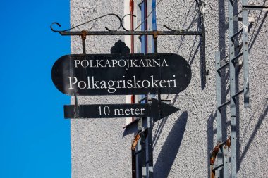 Granna, İsveç geleneksel retro tabelaları ana caddede Polkagris için, yerel bir nane şekeri..