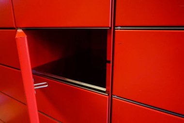 Stockholm, İsveç self servis paket teslim dolapları bir süpermarkette.