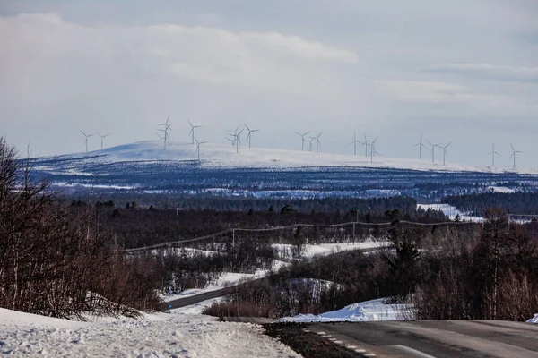 Kiruna Suécia Uma Paisagem Fora Kiruna Com Turbinas Eólicas — Fotografia de Stock