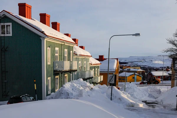 Kiruna Suecia Casas Madera Calle Residencial —  Fotos de Stock