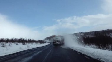 Kiruna, İsveç Kuzey İsveç 'in kuzey kutup bölgesinde ve bir kar temizleme aracında