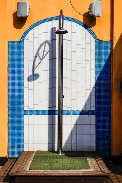 Stockholm Suède Une Douche Extérieure Soleil Avec Ombre Pomme Douche — Photo