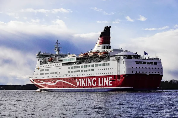 Στοκχόλμη Σουηδία Ένα Πλοίο Viking Line Από Φινλανδία Προσεγγίζει Την — Φωτογραφία Αρχείου