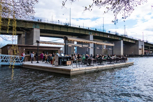 Stockholm Flytande Restaurang Och Bar Vid Hornstull Som Heter Debaser — Stockfoto