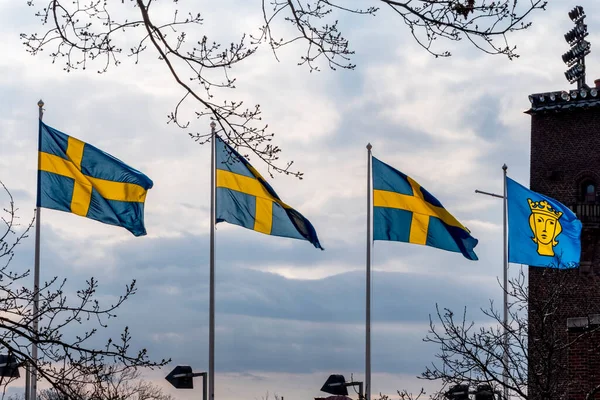 Stockholm Sverige Svenska Flaggor Som Seglar Över Stadion Sportarena — Stockfoto