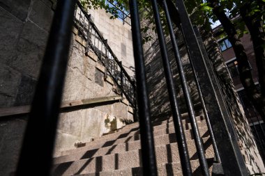 Stockholm, İsveç Regeringsgatan ve Kammakargatan arasında bir şehir merdiveni