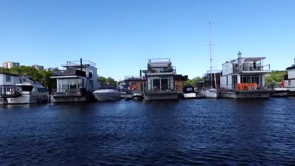 Стокгольм Швеция Houseboats Pampas Marina — стоковое видео