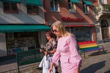 Malmö, İsveçli Kadınlar Lilla Torget 'ta yürüyor, 1600' lerin canlı meydanı..