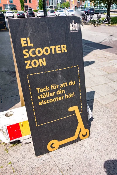 Malmö Zweden Een Bord Het Zweeds Met Tekst Scooter Zone — Stockfoto