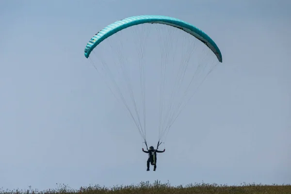 Kaseberga Suécia Parapente Voa Sobre Sítio Idade Bronze Fedor Ales — Fotografia de Stock