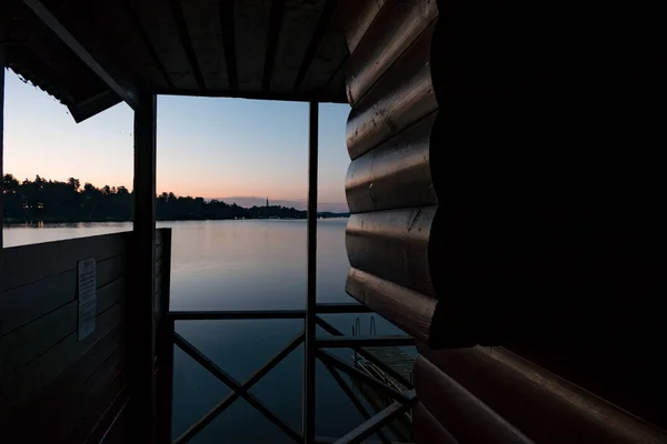 Idskar Svezia Una Vista Notturna Piccolo Ponte Casa Sull Isola — Foto Stock