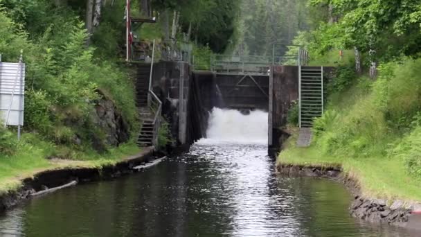 Haverud Suède Bateau Canal Traverse Une Écluse Sur Canal Dalsland — Video