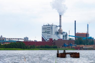 Saffle, İsveç Vanern Gölü kıyısındaki Billerudkorsnas kağıt fabrikası.