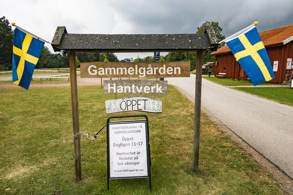 Hofsnas Suécia Sinal Bandeiras Suecas Para Gammelgarden Old Garden Sueco — Fotografia de Stock