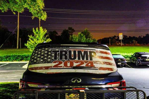 Solomons Maryland Estados Unidos Coche Estacionamiento Con Cartel Trump 2024 — Foto de Stock