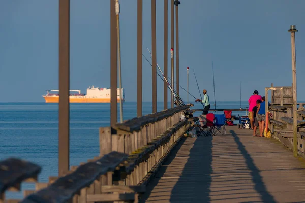 Point Lookout Maryland Estados Unidos Gente Pescando Desde Muelle Bahía — Foto de Stock