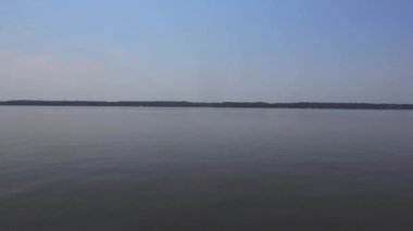 Broomes Adası, Maryland, ABD Güneşli bir günde Patuxent nehrinin kıyısı.