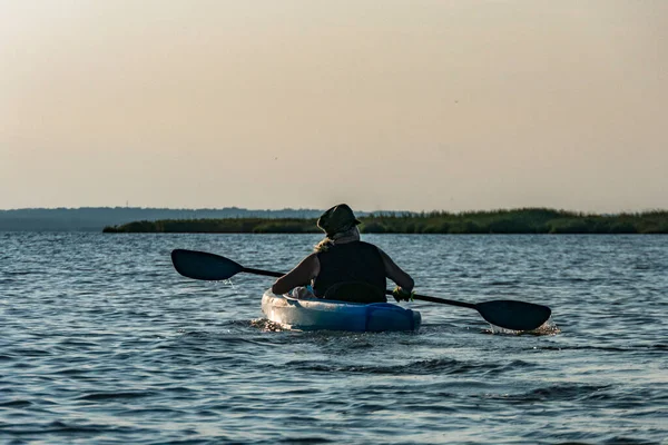 Solomons Maryland Usa Aug 2021 Eine Kajakfahrerin Fluss Patuxent — Stockfoto