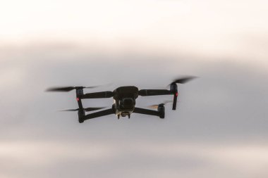 Tepegöz uçan bir dron.