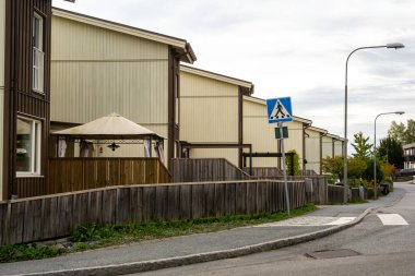 Stockholm, İsveç 7 Ekim 2025 Hasselby banliyösünde bir yerleşim yeri..