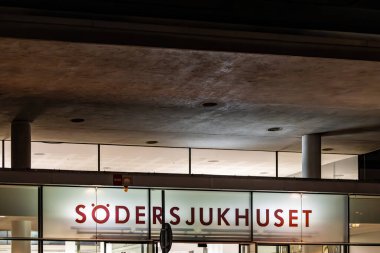 Stockholm, İsveç 30 Ekim 2025 Soderjukhuset ya da Güney Hastanesi ön cephesi.