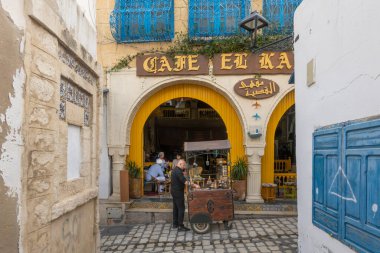 Susa, Tunus 3 Kasım 2025 Medine 'de popüler bir kafenin cephesi..