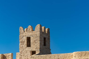 Manastır, Tunus 5 Kasım 2025 Ribat Manastırı manzarası, İslami bir savunma yapısı ve rendelenmiş duvarlar..