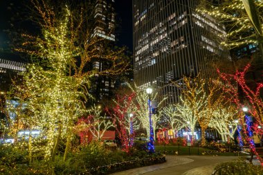 New York, New York, ABD 8 Aralık 2025 Hudson Yards bölgesi Noel süslemeleri ile.