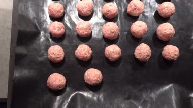 Stockholm, İsveç Mutfakta aşçı Köfte yapar.