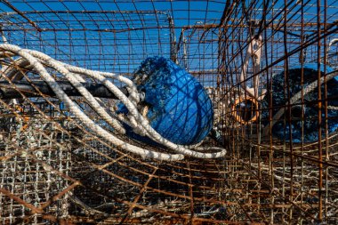 St. George 's Island, Maryland kırsal bir balıkçı limanında yengeç tuzakları kurmuş..