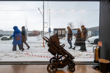 Stockholm, İsveç 24 Ocak 2026 Kışın Liljevalchs Müzesi 'nin modern girişi.