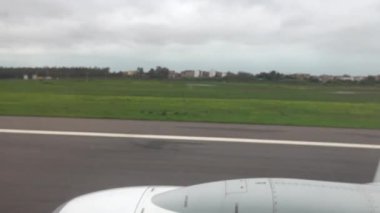 Rabat, Fas 'tan bir yolcu uçağı Rabat-Satış Havalimanı' ndan havalanıyor..