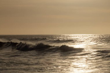 Rabat, Fas, Atlantik Okyanusunda Büyük dalgalar