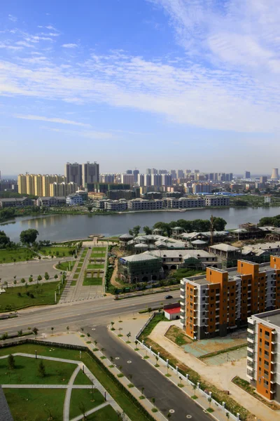 Architecture de bâtiment de ville dans le nord de la Chine — Photo