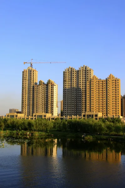 Edificios inacabados de gran altura en el North River Park, LuanNan —  Fotos de Stock