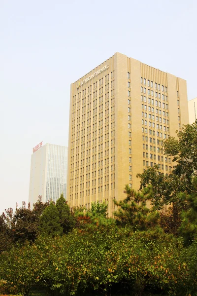 Wanda plaza gebouw landschap, tangshan stad, hebei provincie, Chi — Stockfoto