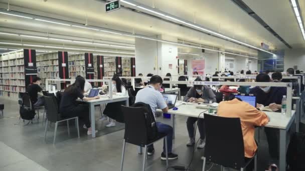 XIAN, CHINA - MARCH 25, 2019: View of Guangzhou Library, China — стоковое видео