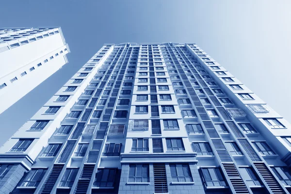 Oavslutade hög upphov byggnad — Stockfoto