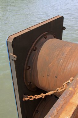 paslı metal parçalar 