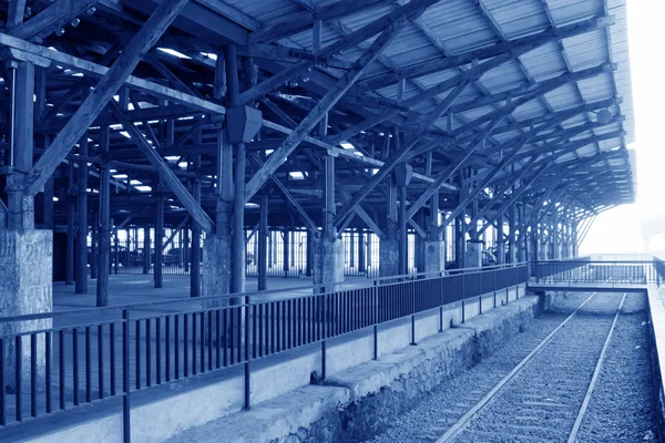 Champ de matériau abandonné dans une usine — Photo