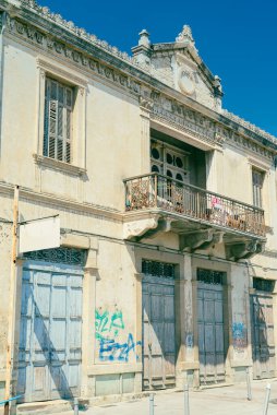 Kıbrıs 'ın Limasol kentinde güneşli bir günde balkon